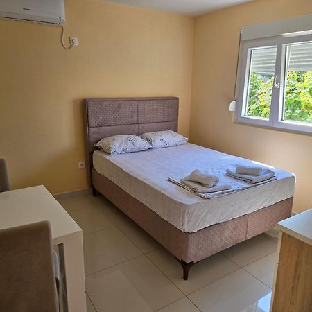 Apartman Tolosi Podgorica Esterno foto
