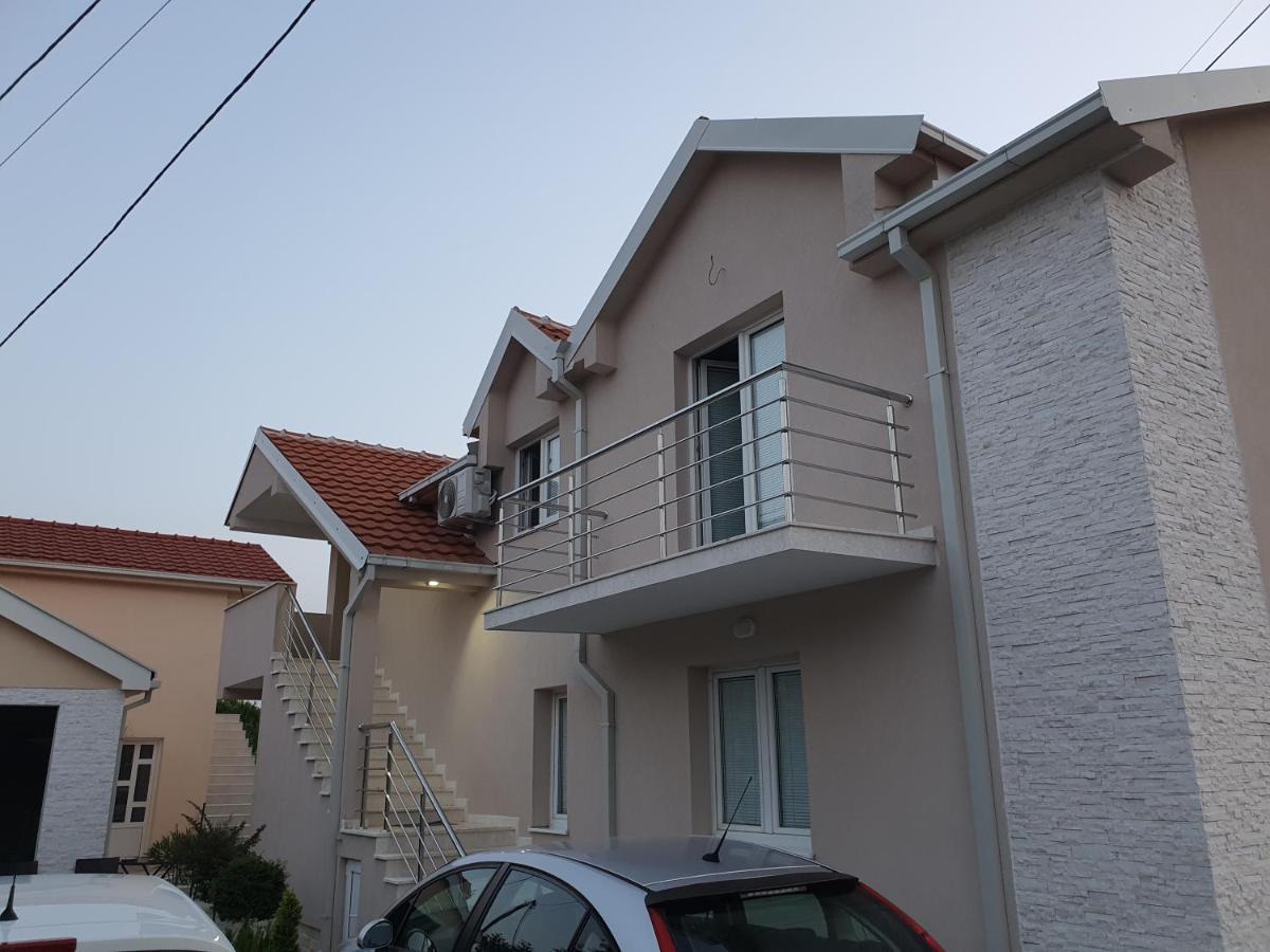 Apartman Tolosi Podgorica Esterno foto